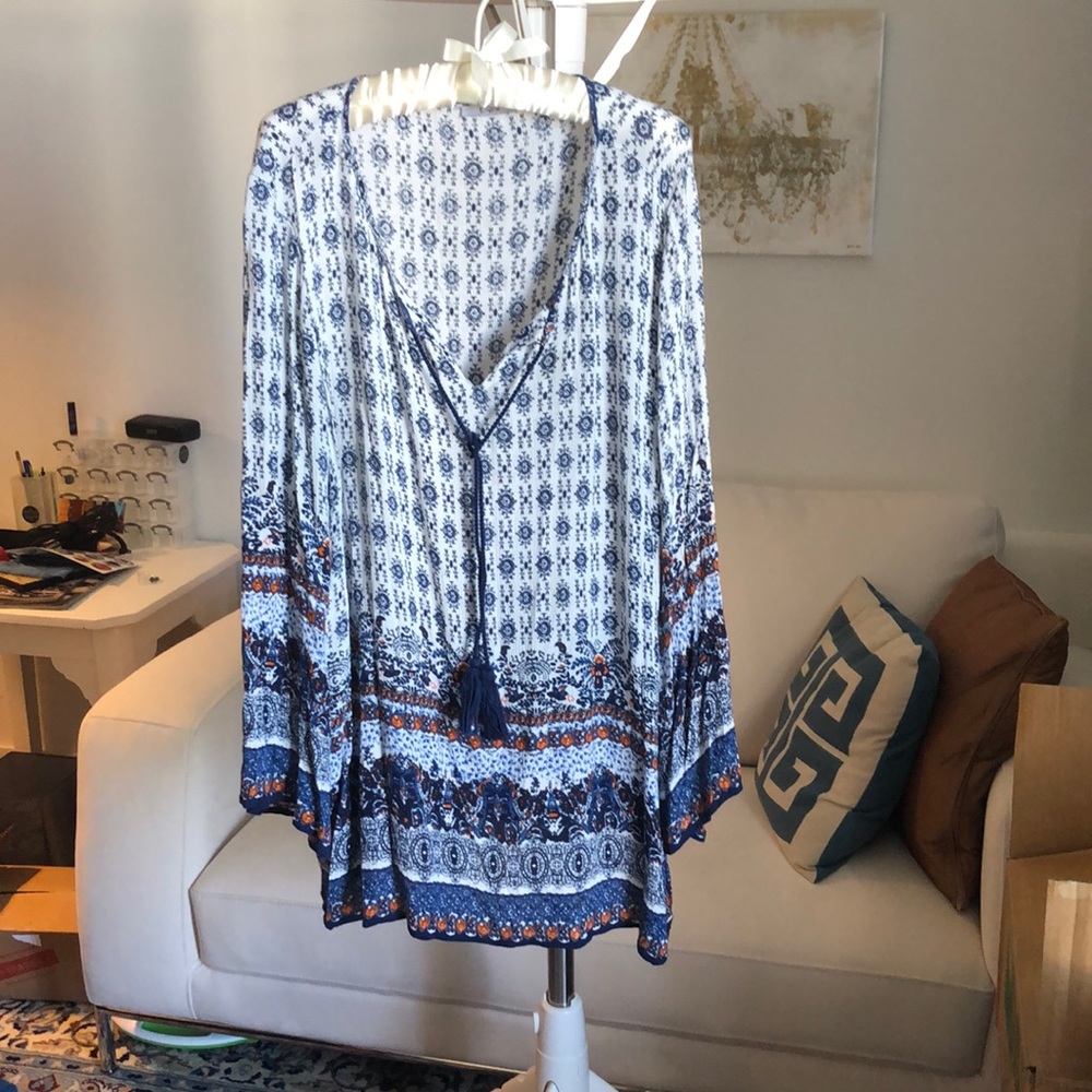 Patterned, oversized flowy top